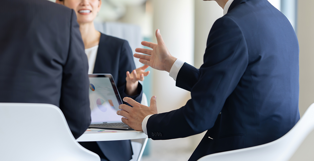 ハイブリッド型(戦略+実行)の支援会社|一気通貫で任せたい企業向け